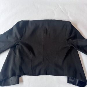 Elevenses Black short open front blazer